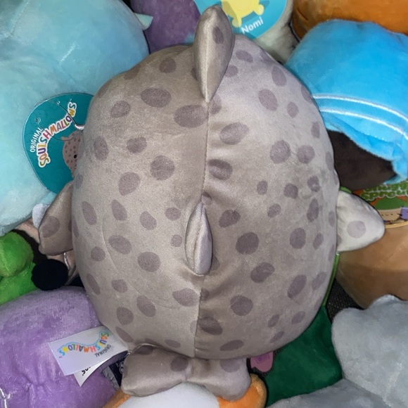 Squishmallows Azi the spotted shark - Picture 2 of 5